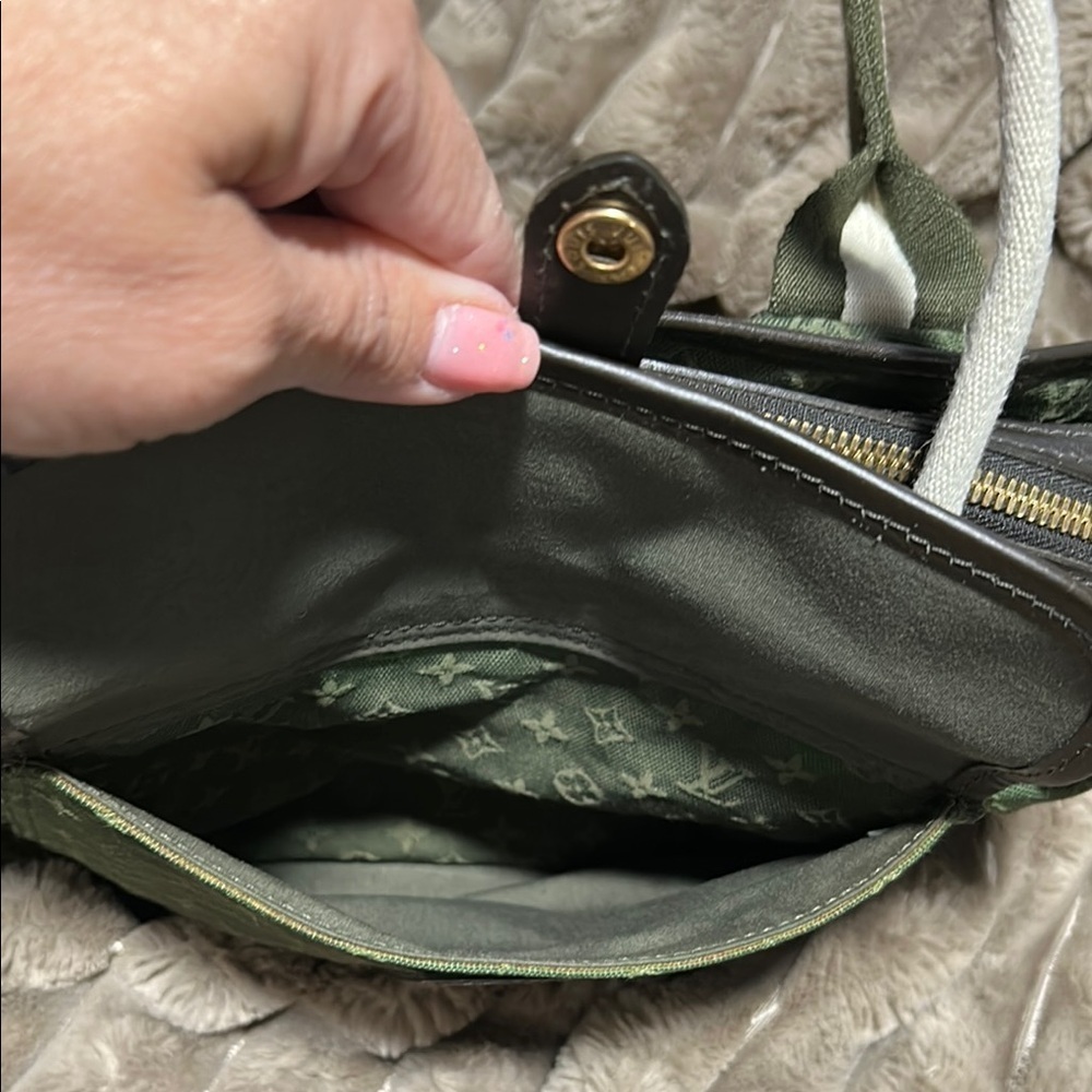 Louis Vuitton Green Satchel with Quilted Design/with Wallet - Picture 4 of 16